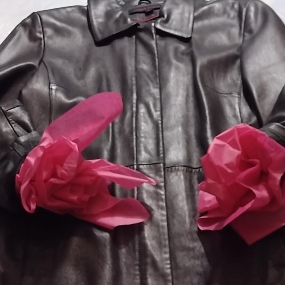Ann Klein Vintage Lamb Leather Beautifully Cut in Back - Picture 5 of 16